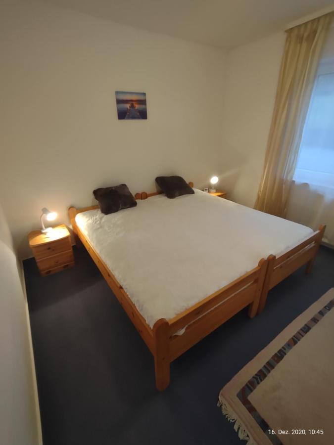 Ferienwohnung Am Hofgarten Langenfeld  Exteriör bild